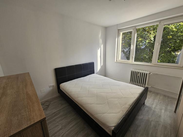 Apartament cu 3 camere semidecomandat, mobilat în Grigorescu