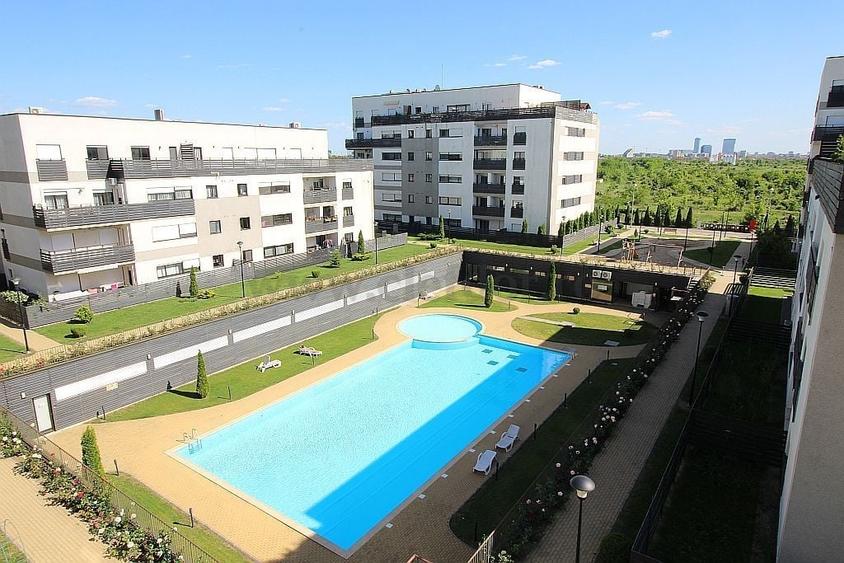 Apartament cu 3 camere decomandat, mobilat în Pipera