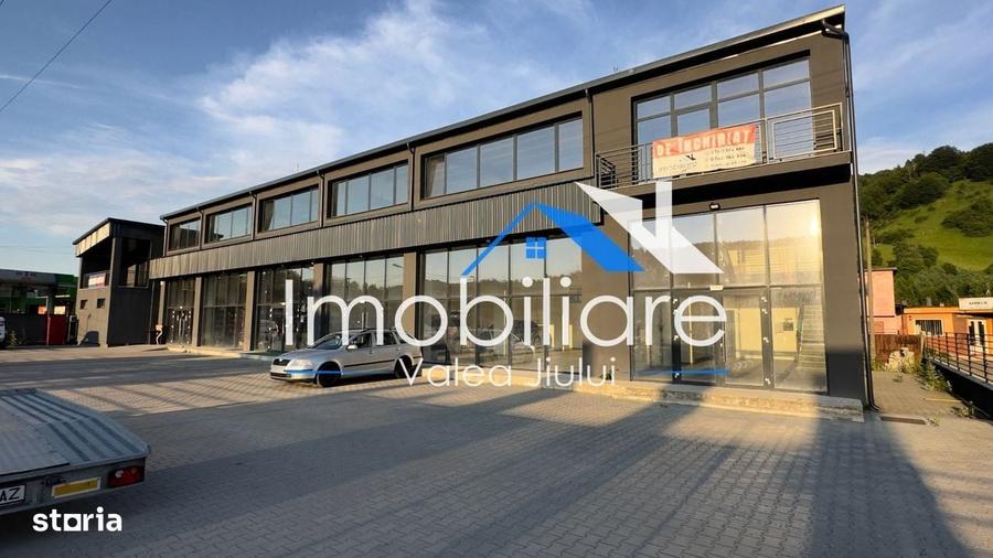 Spațiu comercial, de 550 mp, în Petros
