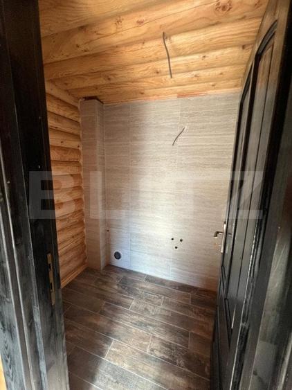 Casă individuală cu 9 camere cu Teren 10000 Mp în Nord