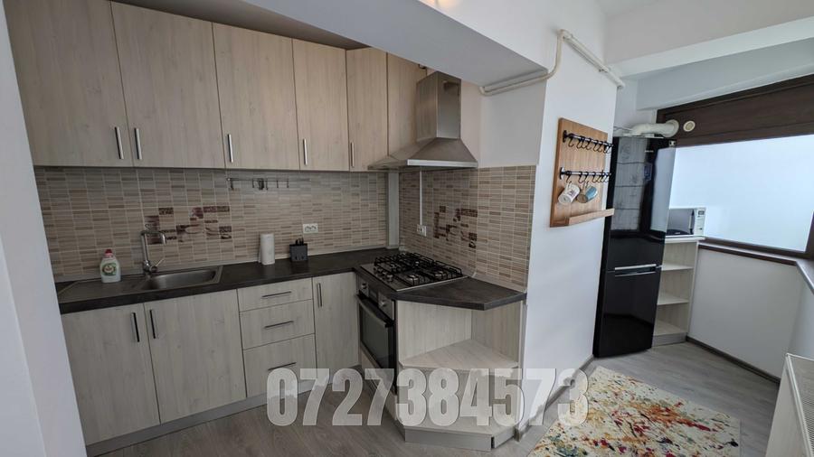 Apartament cu 3 camere semidecomandat în Cug