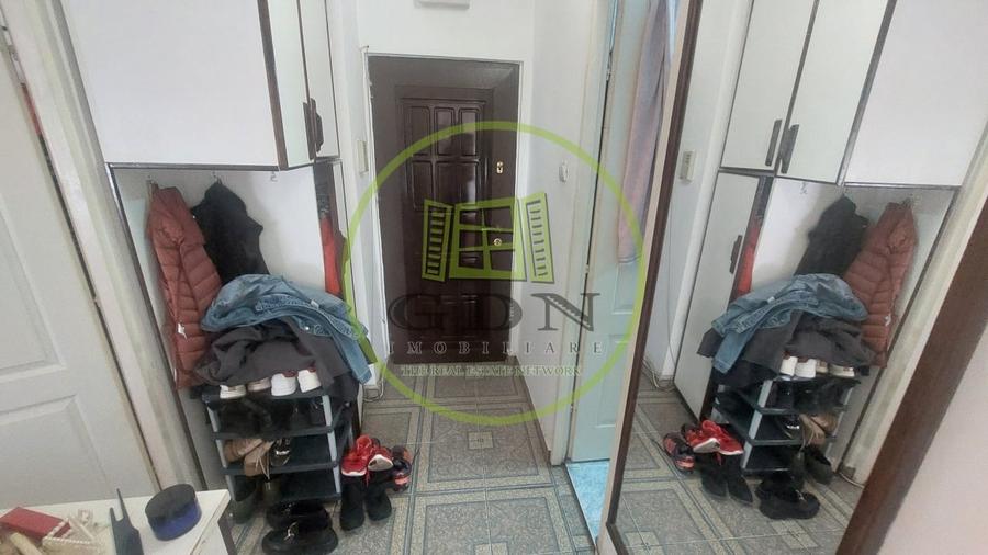 Apartament cu 2 camere semidecomandat, mobilat în George Enescu