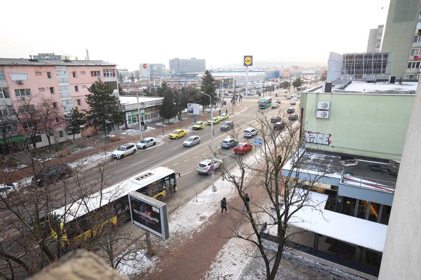 Apartament cu 2 camere nedecomandat în Podu Roș