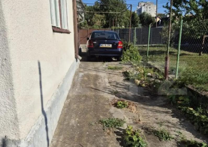 Casa cu 3 camere, zona 7 Noiembrie - 8