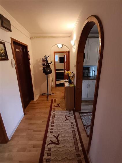 VEZI VIDEO! 3 camere, etaj 2, Decmandat, cu imbunatatiri, Calarasi IV - 2