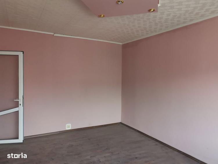 2 camere Topoloveni, etaj 4, finisaje clasice! - 1