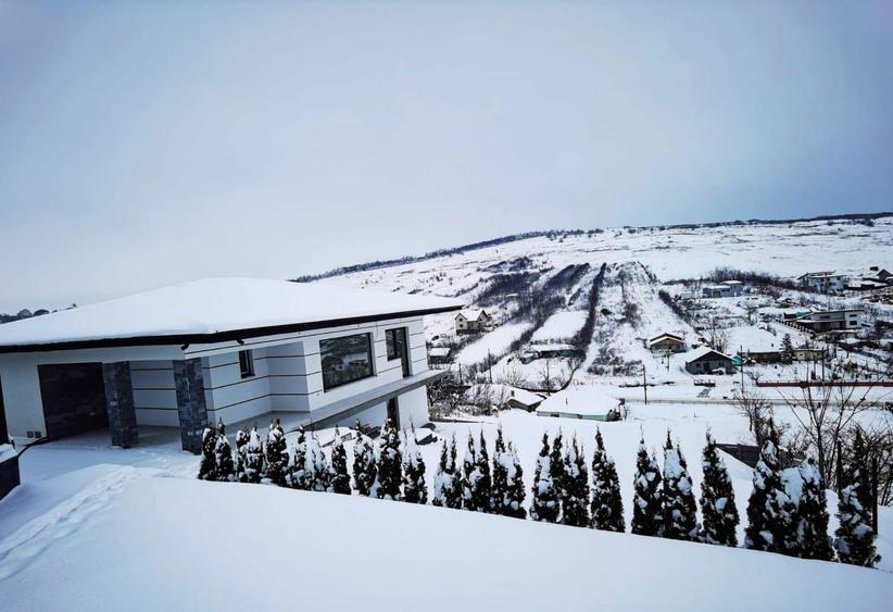 Casa si gradina terasata Rediu 265000 - 1