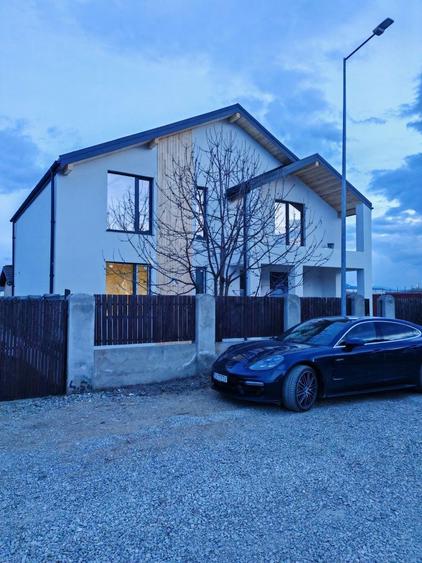 Casa cu 5 camere 3 bai 185 mp utili - 2