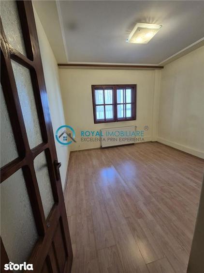 Royal Imobiliare - Vanzare apartament 3 camere zona Malu Rosu - 6