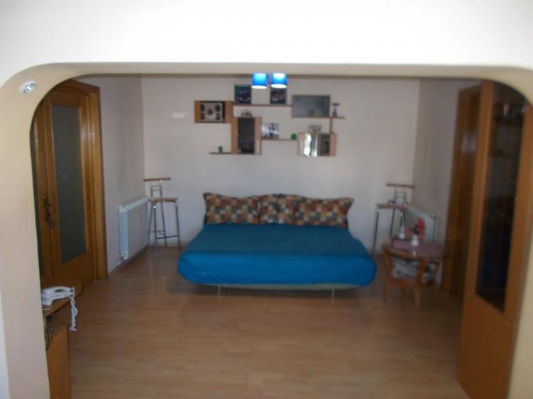 IDEAL AFACERE ,de locuit ,comercial,3 incaperi separate, 3grupuri sanitare gaze. - 2