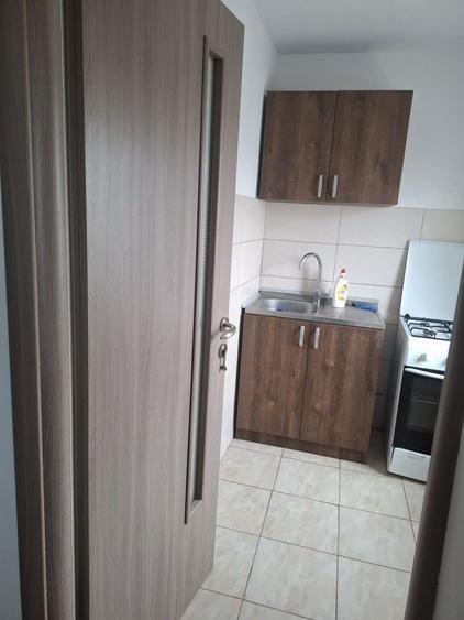 Inchiriez garsoniera zona Kaufland Nord - 5