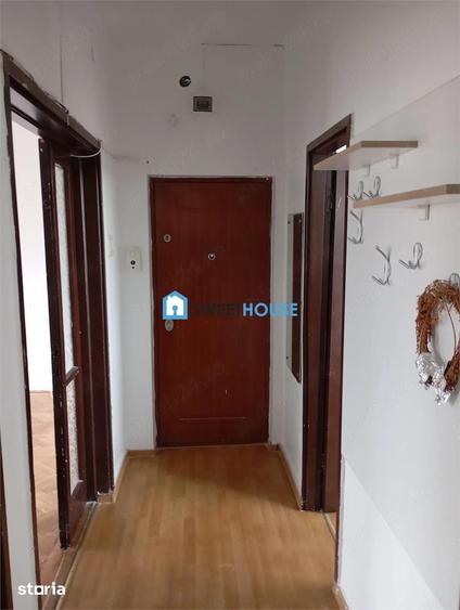 Apartament cu 2 camere decomandat în Tractorul
