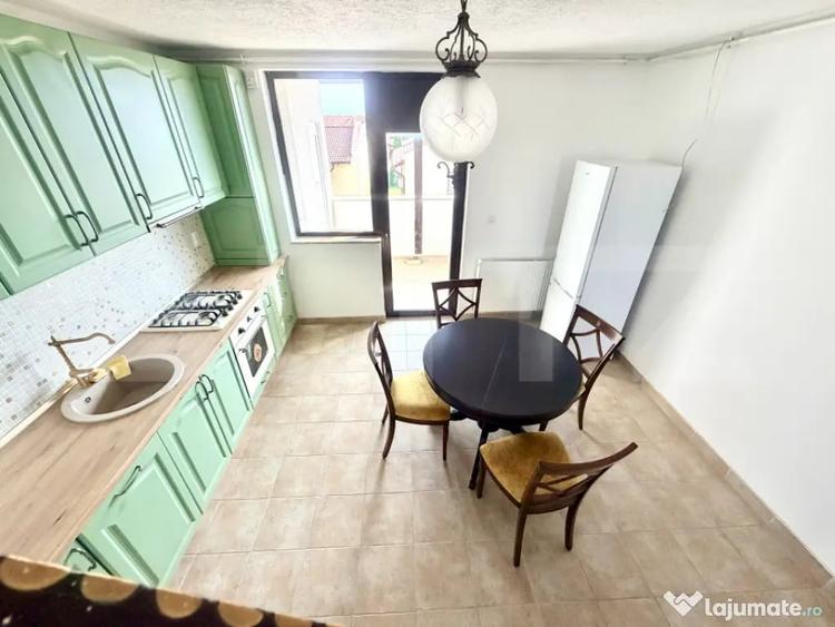 Apartament cu 5 camere decomandat în Central