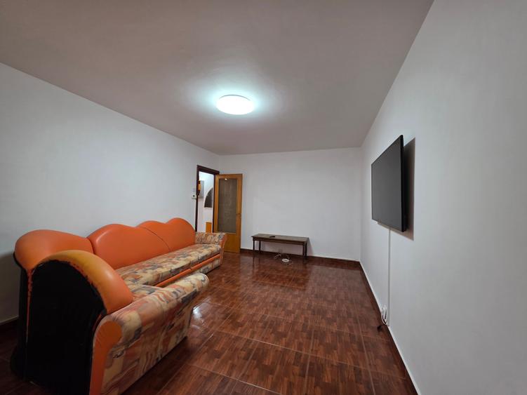 Titan,str.Ciucea,7 minute metrou 1 Decembrie 1918 - 3