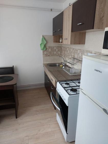 Inchiriez garsoniera - 4