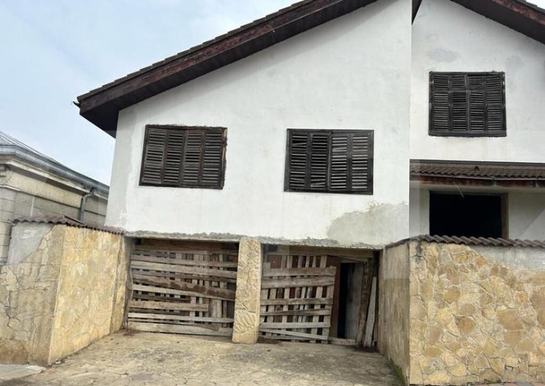 Casa spa?ioasa cu poten?ial imens in inima ora?ulu - 4