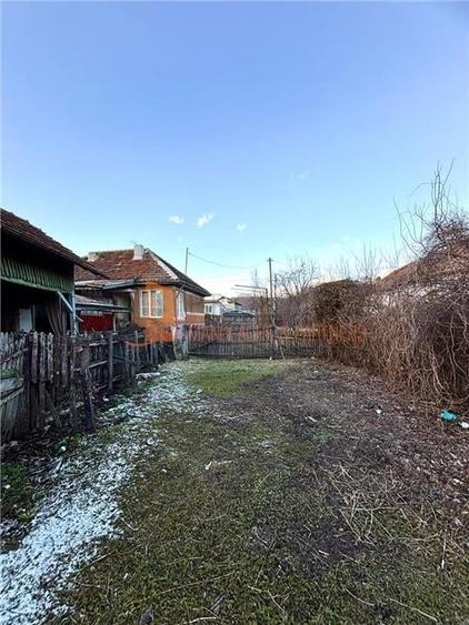 Casa tip parter zona Padurenii, com. Tisau - 12