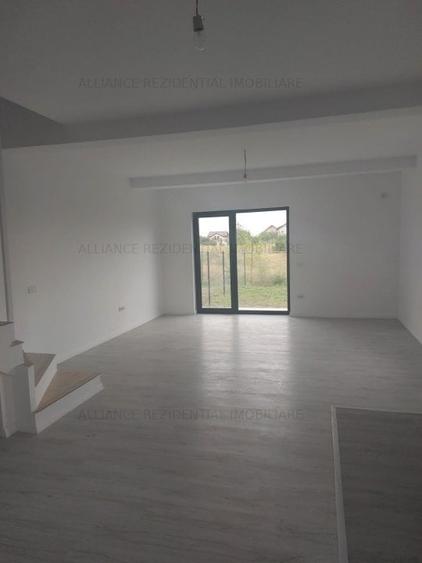 Casa,intr-un ansamblul modern,10 minute de mers pana in Bulevard. - 5