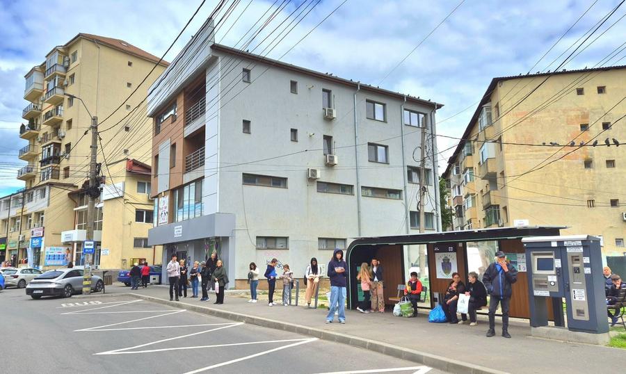 Inchiriez spatiu comercial cu vad bun in Targoviste - 2
