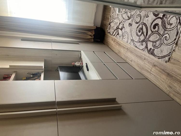 Locuin?a de. Vanzare - 6