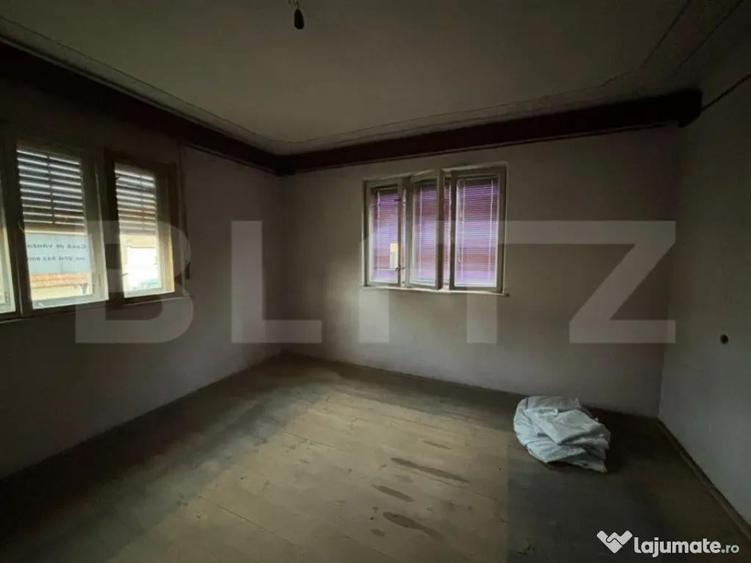 Casa cu anexe si gradina. - 3