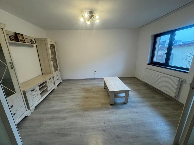 Bucium - Visan , centru , vila insiruita , garaj , libera - 6