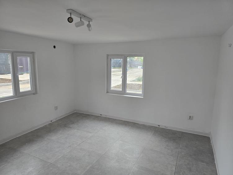 Spatiu productie - imobil birouri - hala depozit - teren 1000mp - 10
