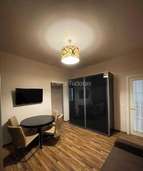 Unirii-Apartament cu 3 camere, imobil interbelic, centrală proprie, AC, mobilat