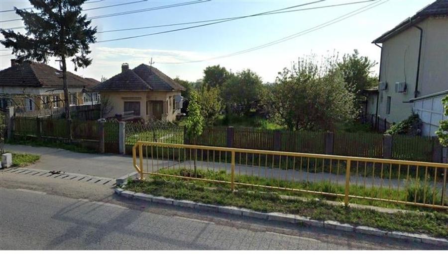 Teren stradal cu casa veche in Podari - toate utilitatile - 2