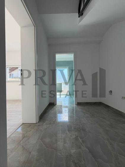Duplex cu 4 camere cu Canalizare în Giarmata