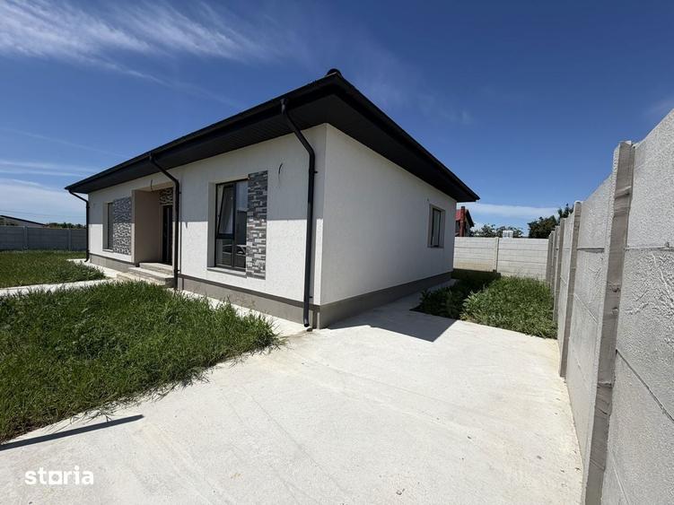 Casa 4 camere Domnesti/ De vanzare / - 2