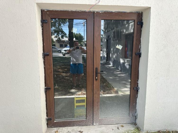 Spatiu ultracentral de inchiriat in Centrul Orasului Racari - 2