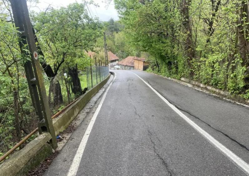 Teren intravilan, 900 (mp), zona Cornu de sus - 3