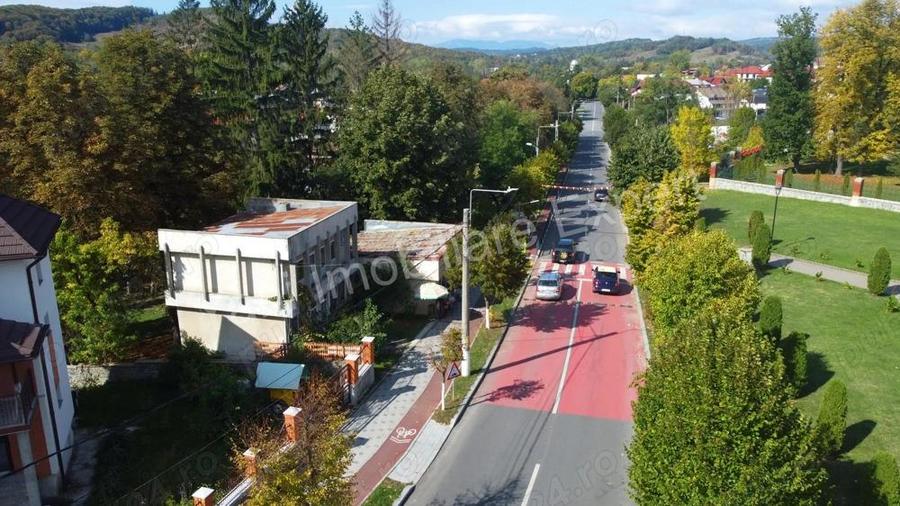 Spa?iu comercial de inchiriat in Curtea de Arge? vizavi de Manastirea Curtea de Arge?. - 2