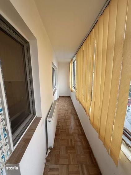 Vand apartament 3 camere etajul 3 Strada Oborului nr6 - 7