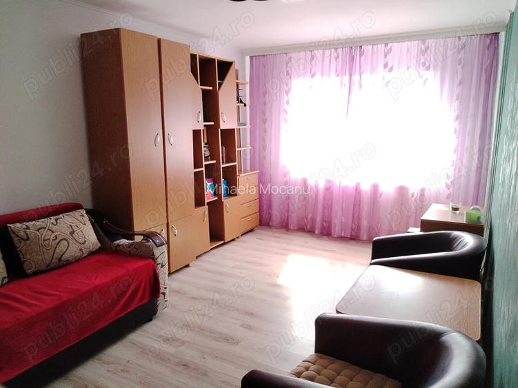 Apartament 2camere, decomandat ,etaj 4, cu ?arpanta, aer condi?ionat, loc de parcare concesionat.