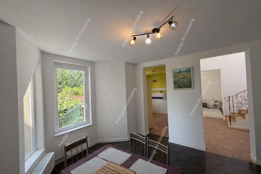 Vila individuala renovata complet | 6 camere | 500 mp teren | Str Jean Monnet - 27