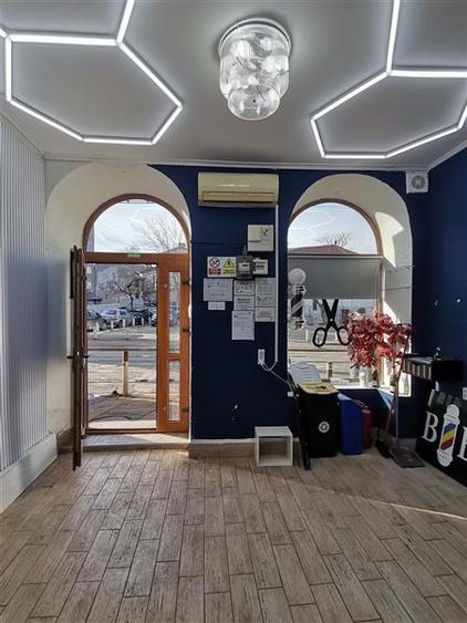 Piata Sf Gheorghe, spatiu comercial 15 mp - 2