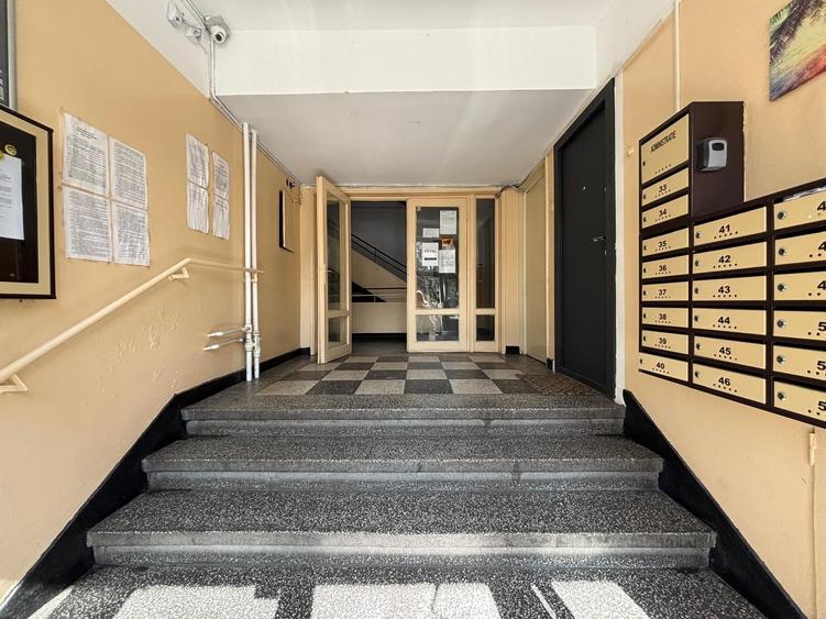 Garsoniera Bd-ul Ion Mihalache Metrou 1 Mai - 6 minute - 9