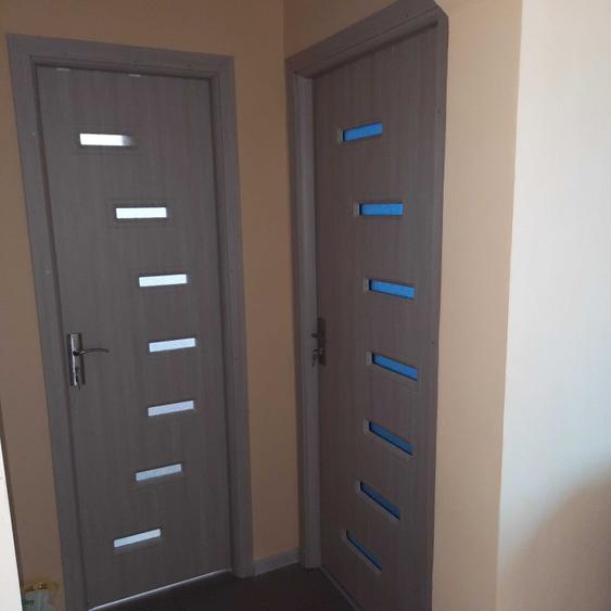 Vind apartament 2 cam.et.4 acoperis fara probleme.centrala si calorifere recent montate.mobila de bucatarie (aragaz,frigider) inclusa in pret - 2
