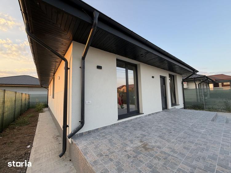 Casă cu 4 camere cu Teren 330 Mp în Crevedia