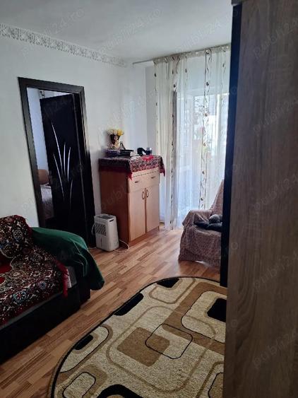 Vand apartament semi-decomandat - 3