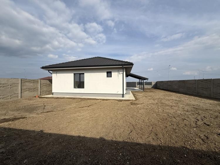 Casa individuala, 4 camere, 105 utili, 580 teren, comision 0% Sanmihaiu Roman - 6