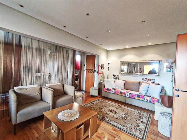 Calea Mosilor,  et.4/8, la 8 min de metrou OBOR - 5