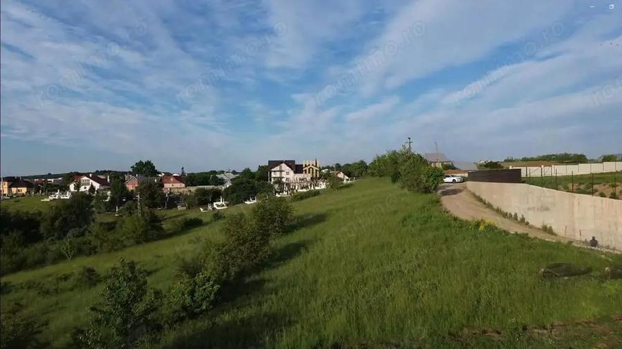 Teren intravilan in oras Siret 1100 mp! De vanzare! 0727817187 - 4