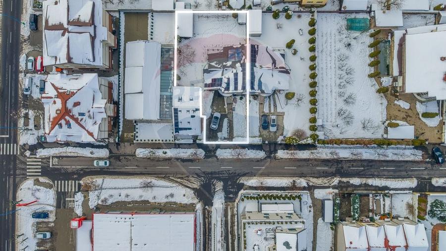 Casă spațioasă 350 mp utili, Teren 650 mp, Garaj subteran, Tractorul - 3