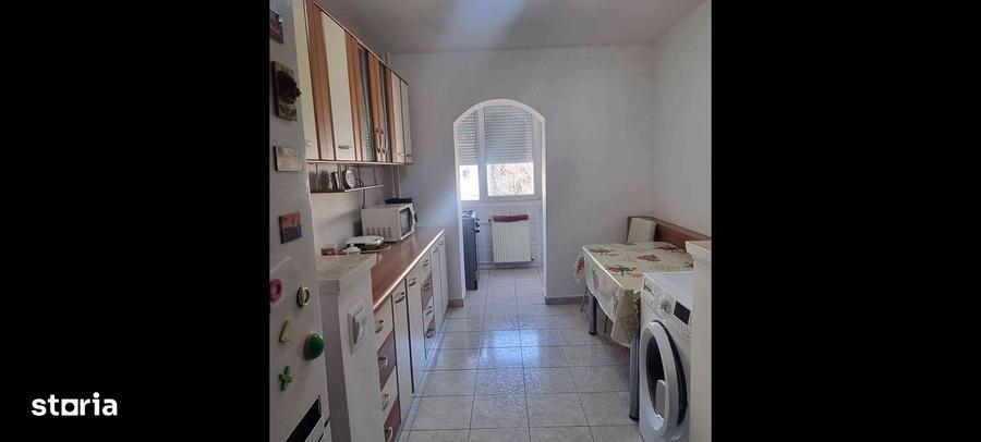 PB ,52 mp, et 3/4, Pia?a Rogerius, mobilat - 5