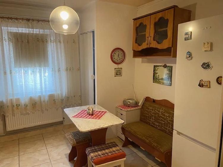 Apartament cu 3 camere decomandat, mobilat în Complex Studențesc