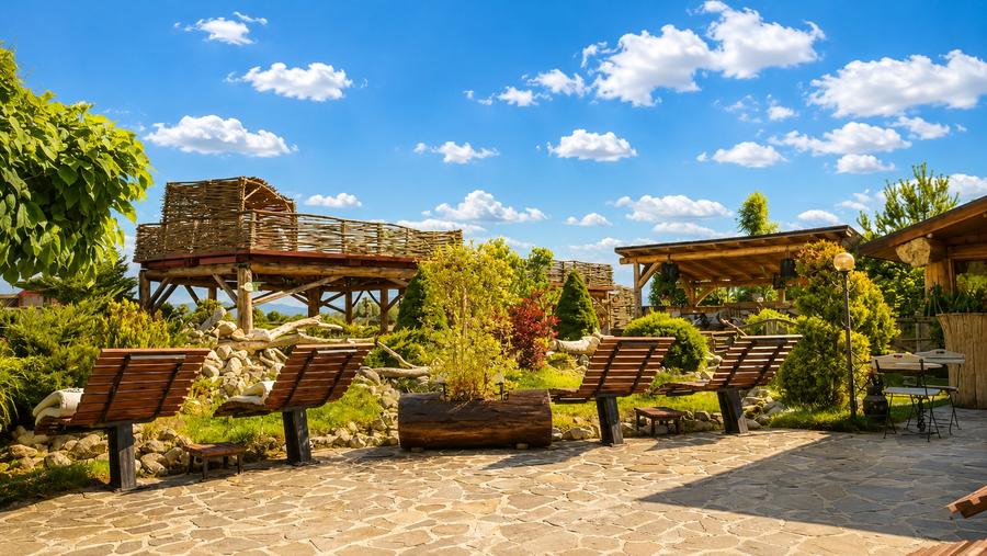 Casă individuală cu 7 camere cu Piscina în Podu Oltului