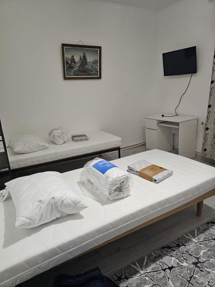 Casă cu 3 camere în Sărărie